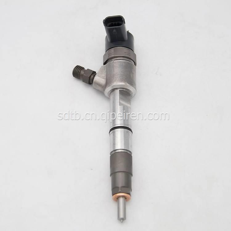 Original Audi V W1.6L diesel engine common rail injector assembly